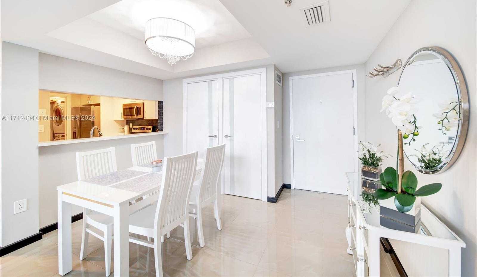 Small Image of 650 WEST AVE #1506, Miami Beach Number 4