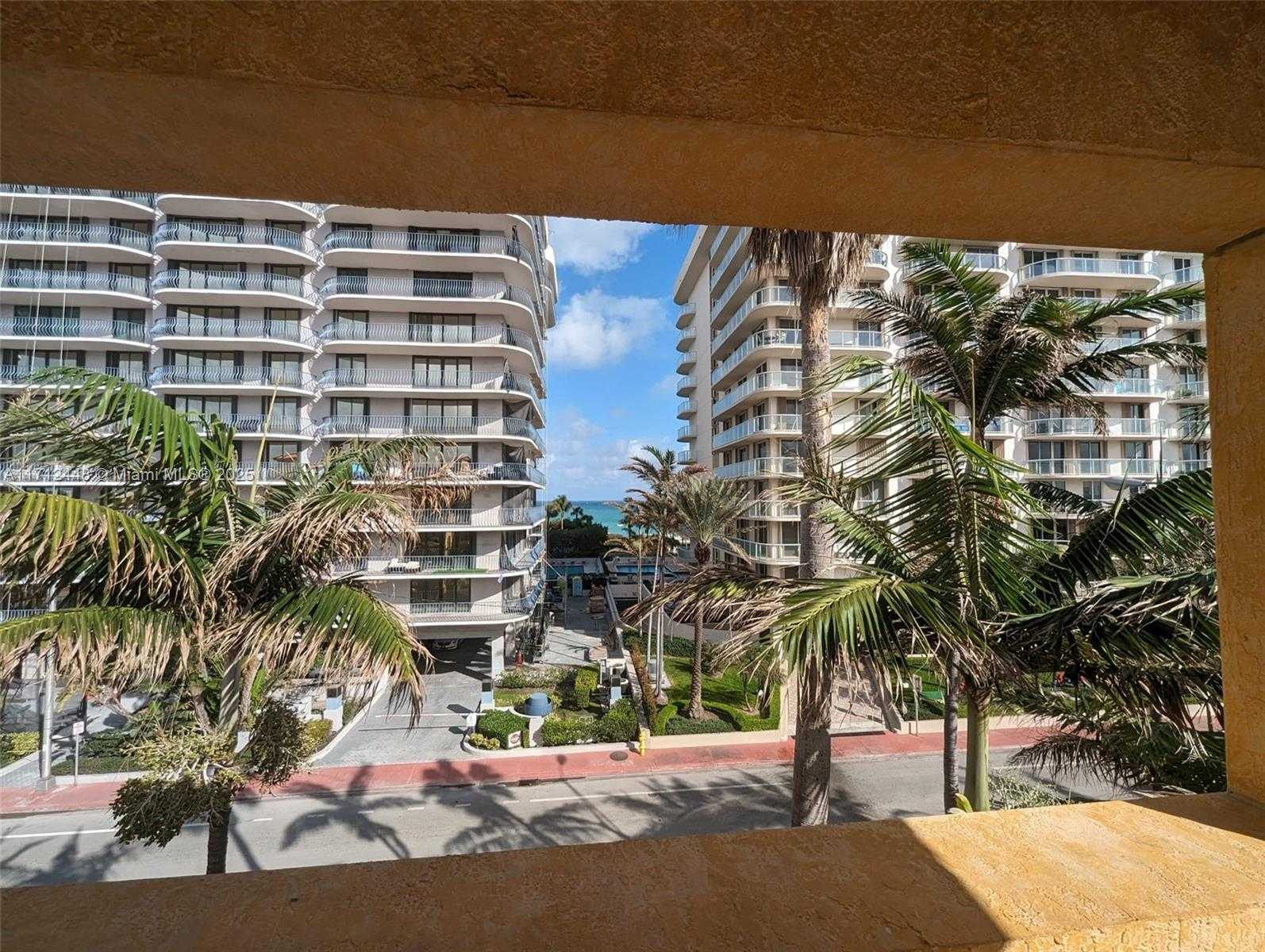 Small Image of 8888 #218, Surfside Number 25