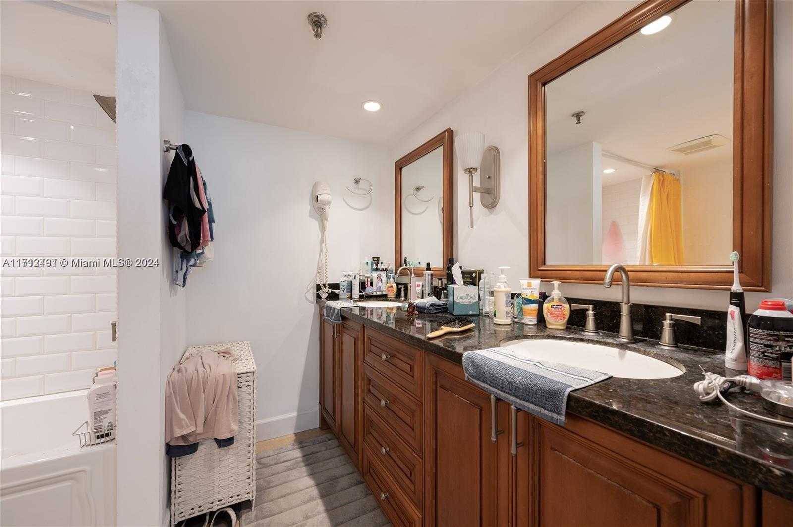 Small Image of 1621 COLLINS AVE #302, Miami Beach Number 10