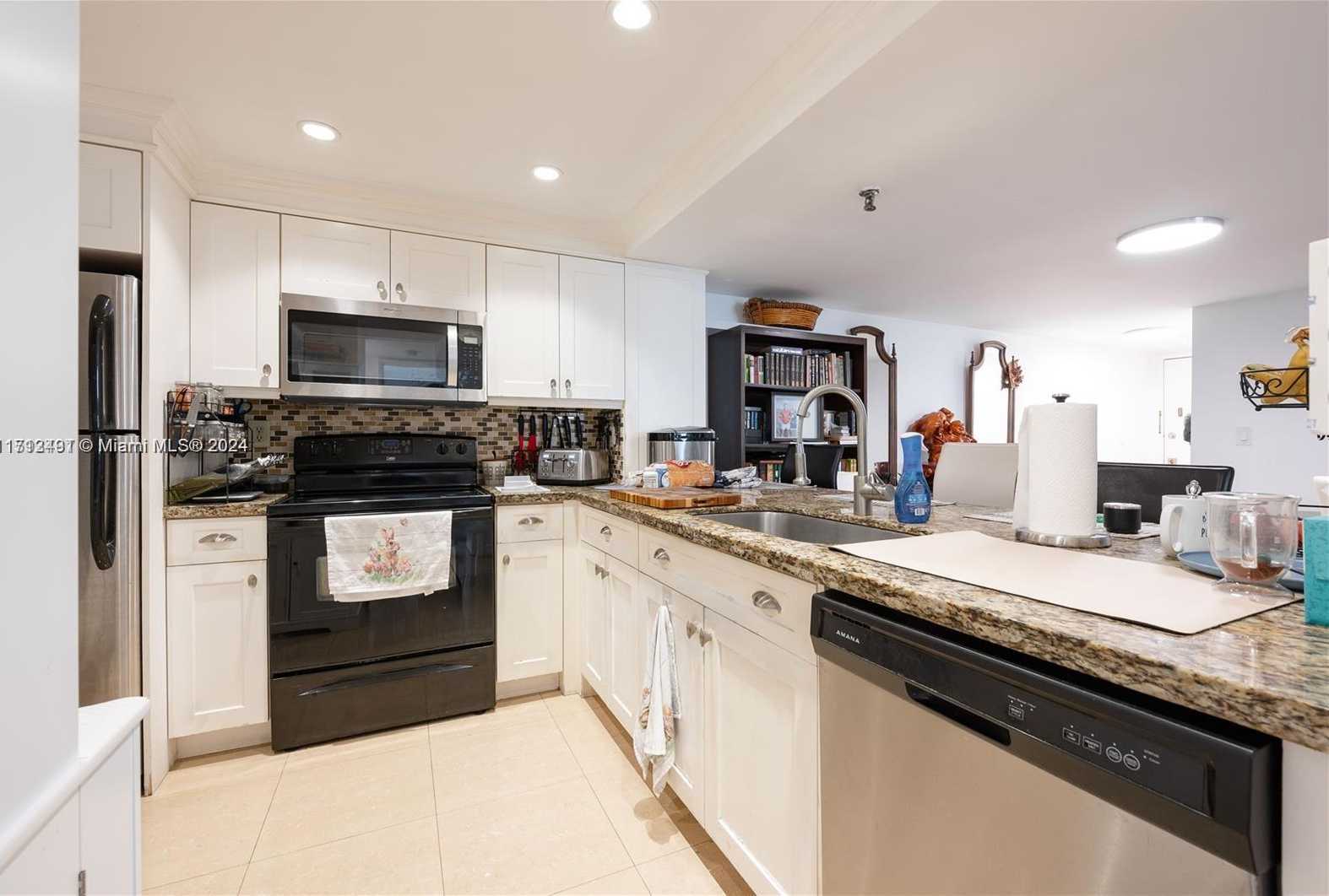 Small Image of 1621 COLLINS AVE #302, Miami Beach Number 2