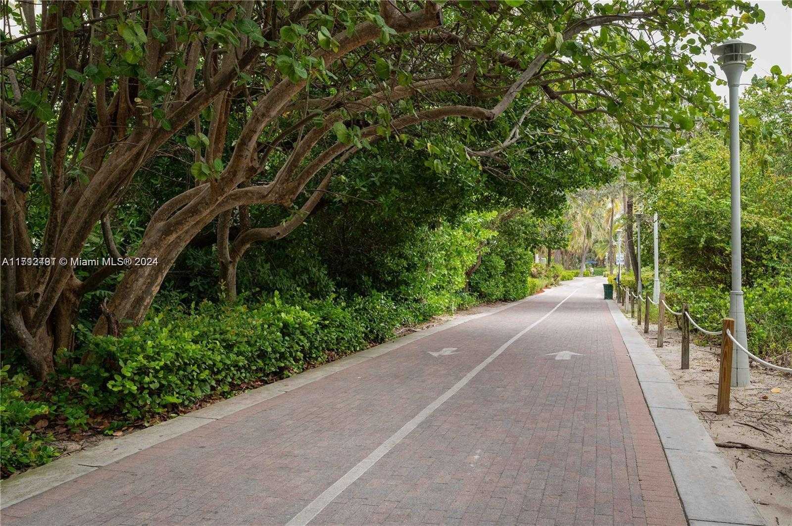Small Image of 1621 COLLINS AVE #302, Miami Beach Number 27