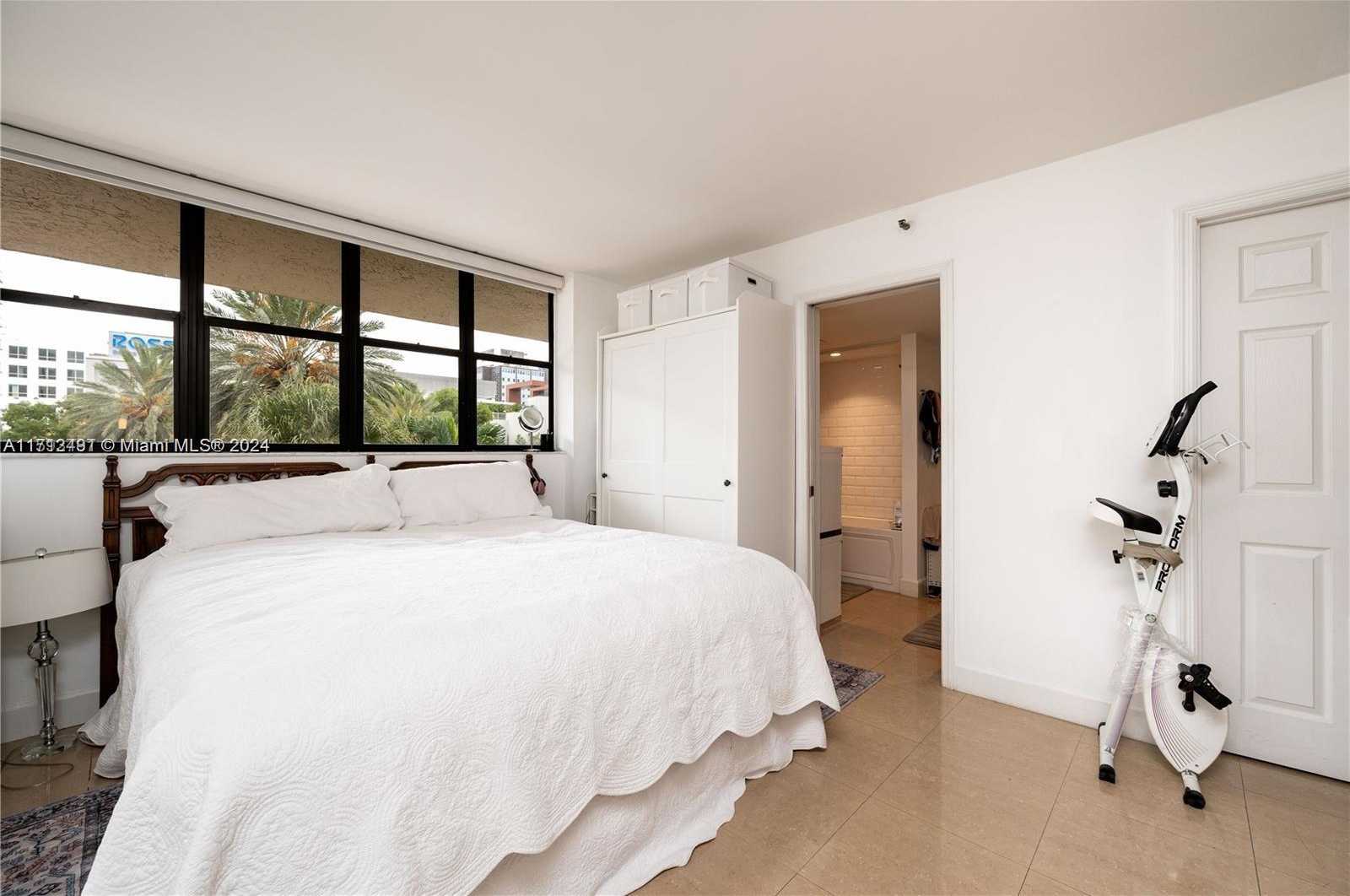 Small Image of 1621 COLLINS AVE #302, Miami Beach Number 5