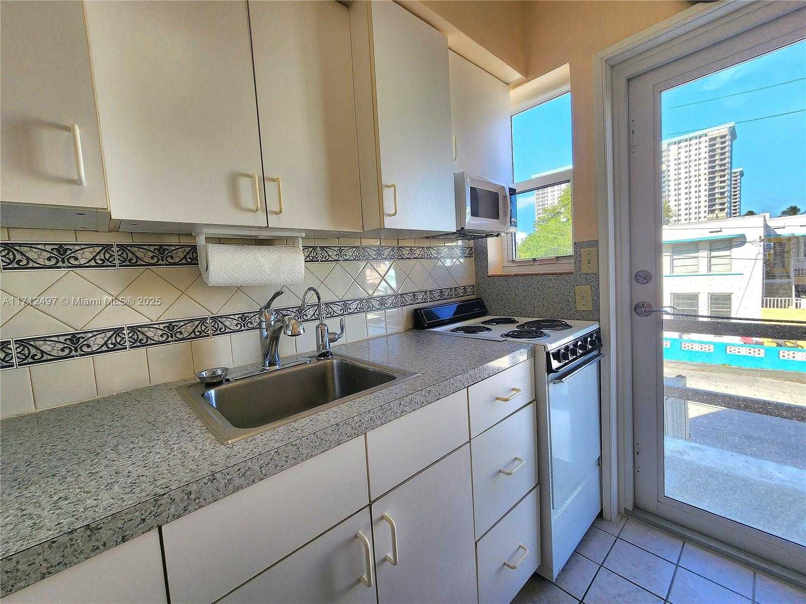 Small Image of 1504 SOUTH SURF RD #57, Hollywood Number 16