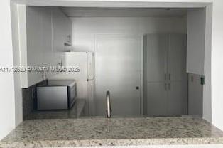 Small Image of 345 OCEAN DR #424, Miami Beach Number 5