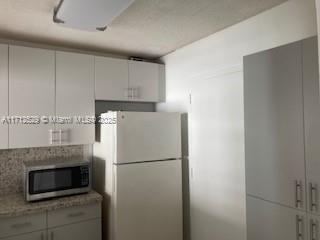 Small Image of 345 OCEAN DR #424, Miami Beach Number 8
