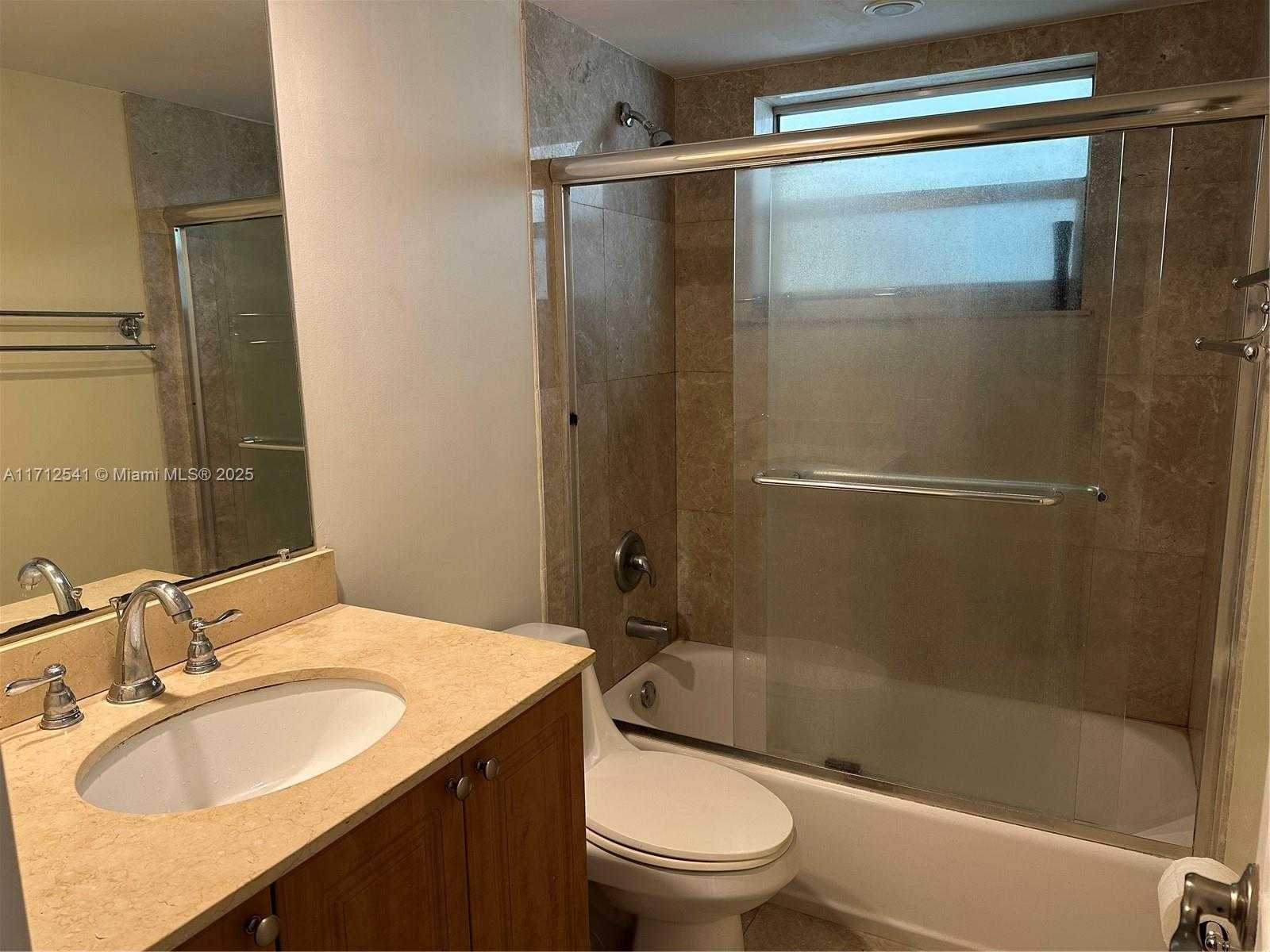 Small Image of 720 COLLINS AVE #404, Miami Beach Number 11
