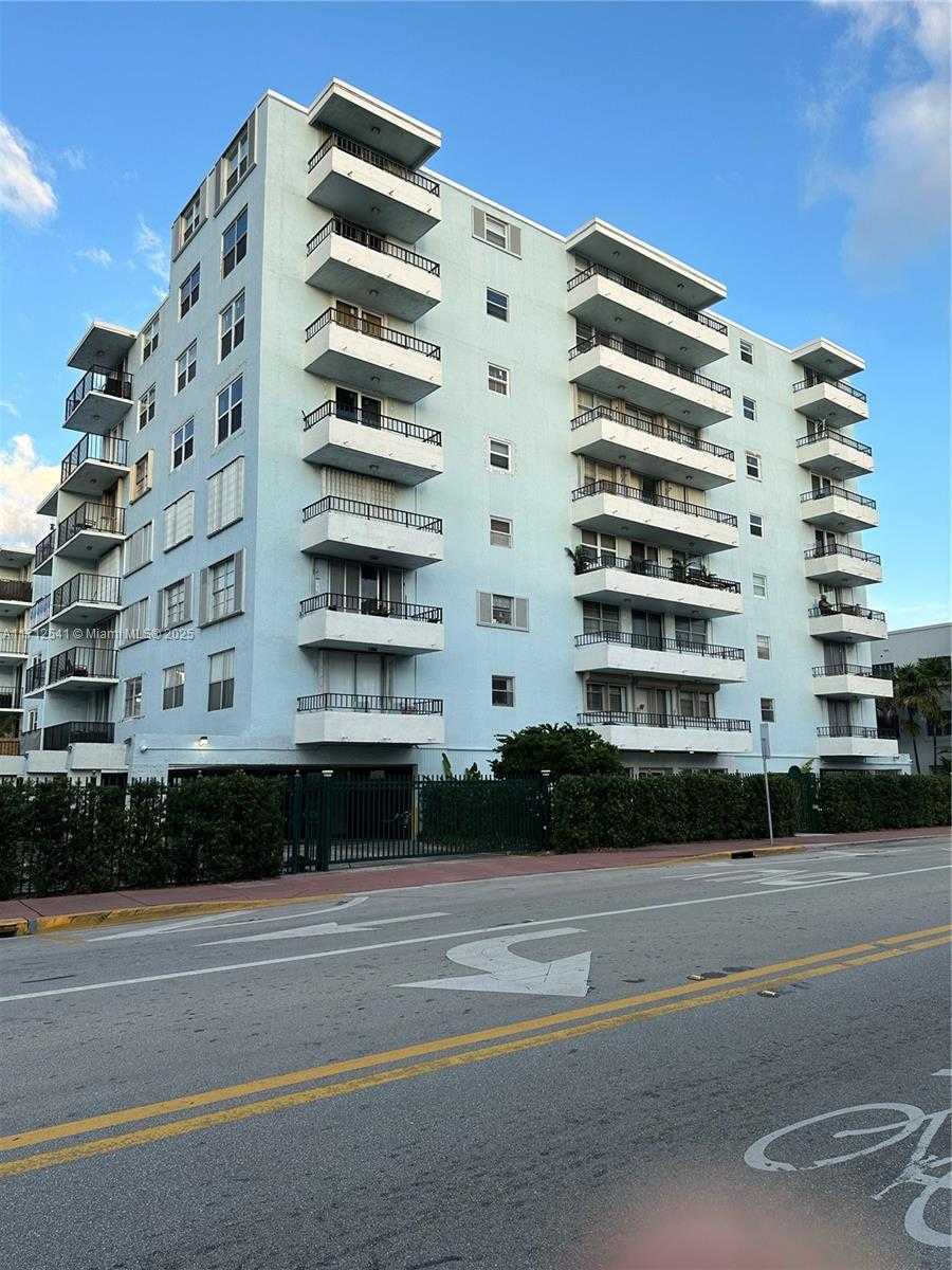 Small Image of 720 COLLINS AVE #404, Miami Beach Number 13