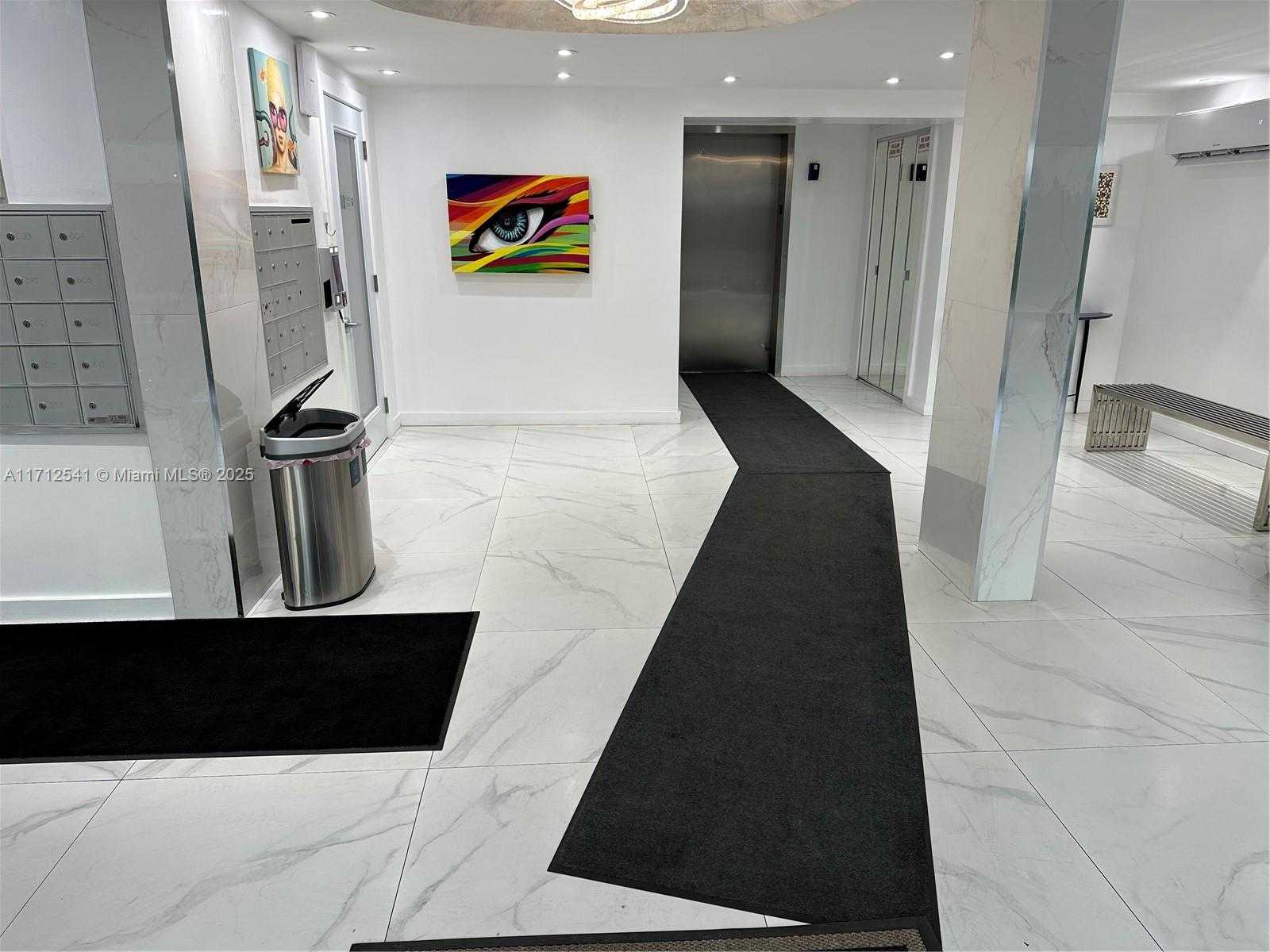 Small Image of 720 COLLINS AVE #404, Miami Beach Number 16