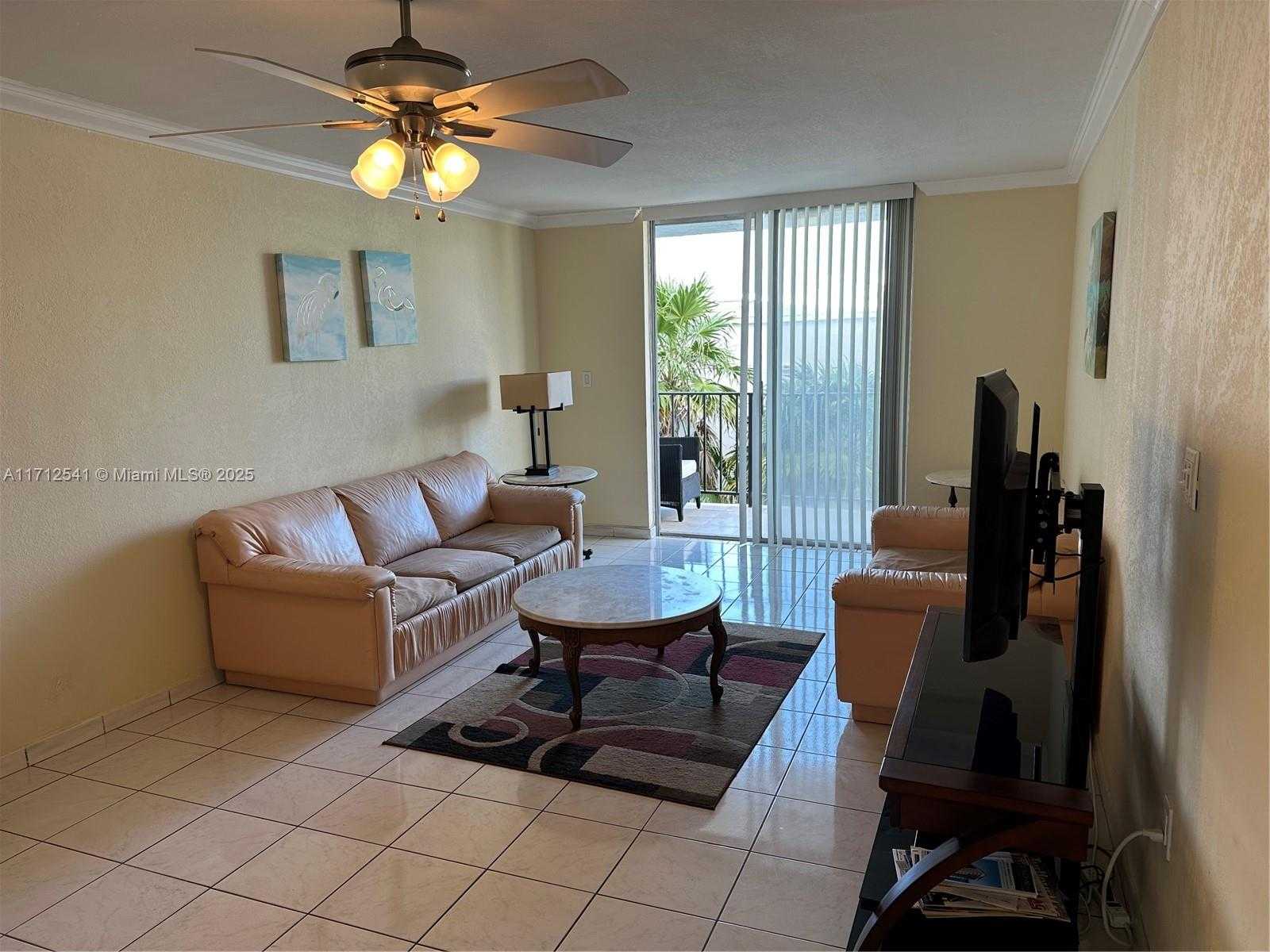 Small Image of 720 COLLINS AVE #404, Miami Beach Number 3