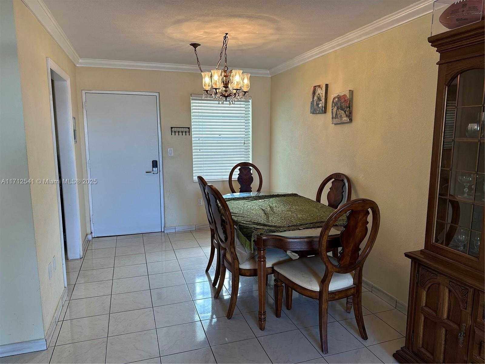 Small Image of 720 COLLINS AVE #404, Miami Beach Number 4