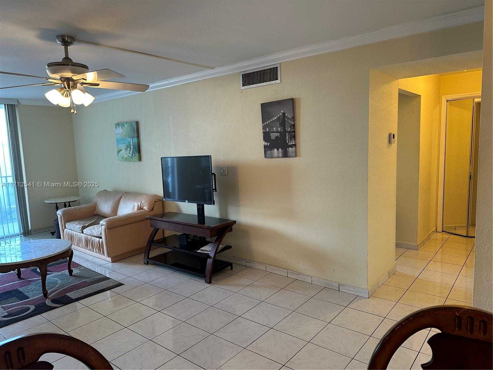 Small Image of 720 COLLINS AVE #404, Miami Beach Number 5