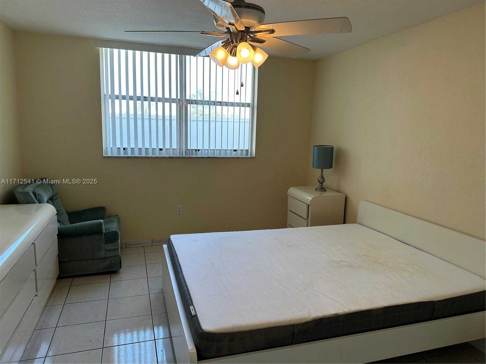 Small Image of 720 COLLINS AVE #404, Miami Beach Number 8