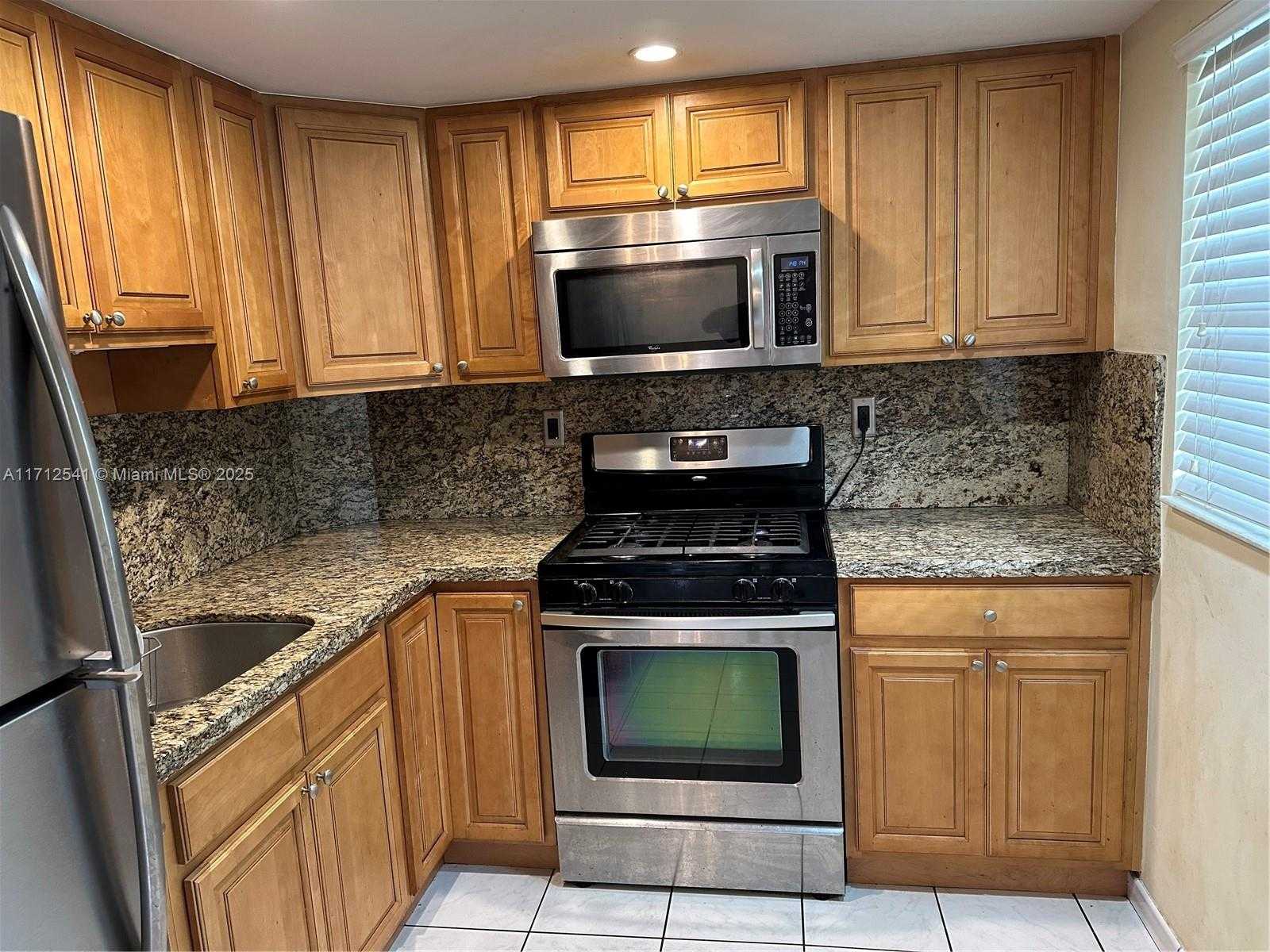 Small Image of 720 COLLINS AVE #404, Miami Beach Number 9