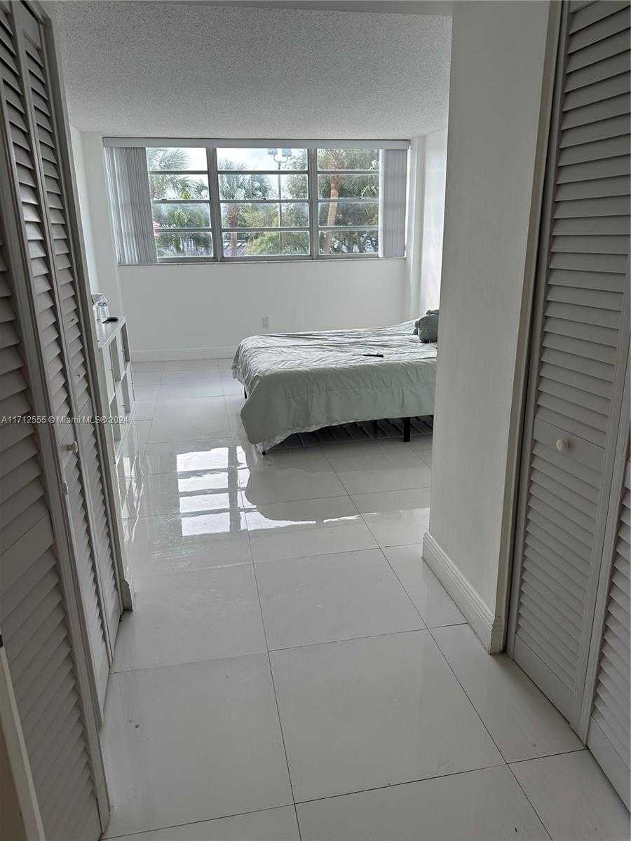 Small Image of 13155 IXORA CT #201, North Miami Number 10