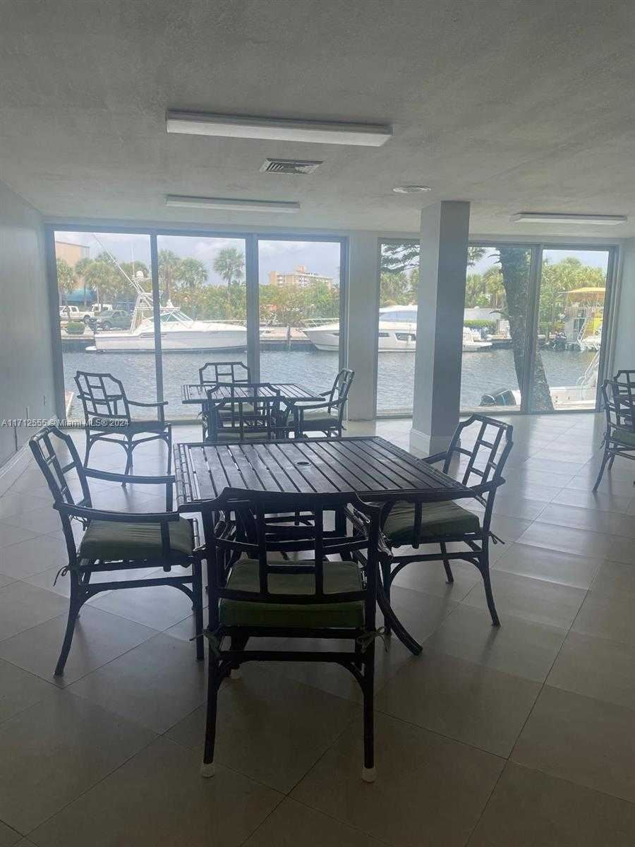 Small Image of 13155 IXORA CT #201, North Miami Number 20