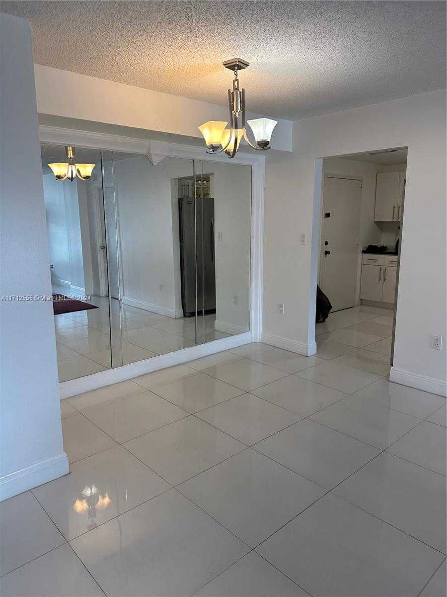 Small Image of 13155 IXORA CT #201, North Miami Number 9
