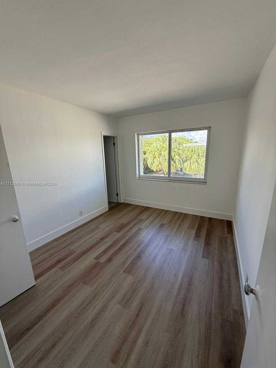 Small Image of 10074 EAST BAY HARBOR DR #74C, Bay Harbor Islands Number 12