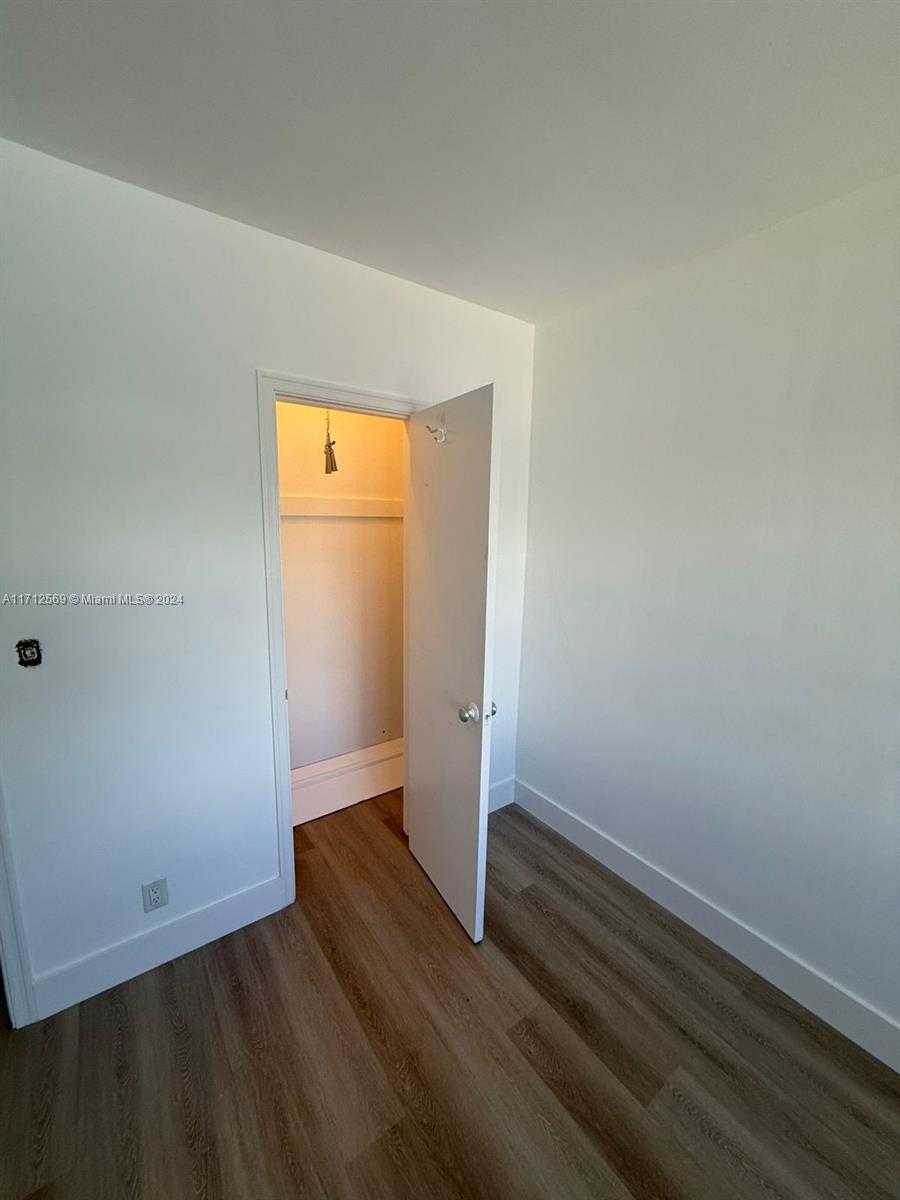 Small Image of 10074 EAST BAY HARBOR DR #74C, Bay Harbor Islands Number 13