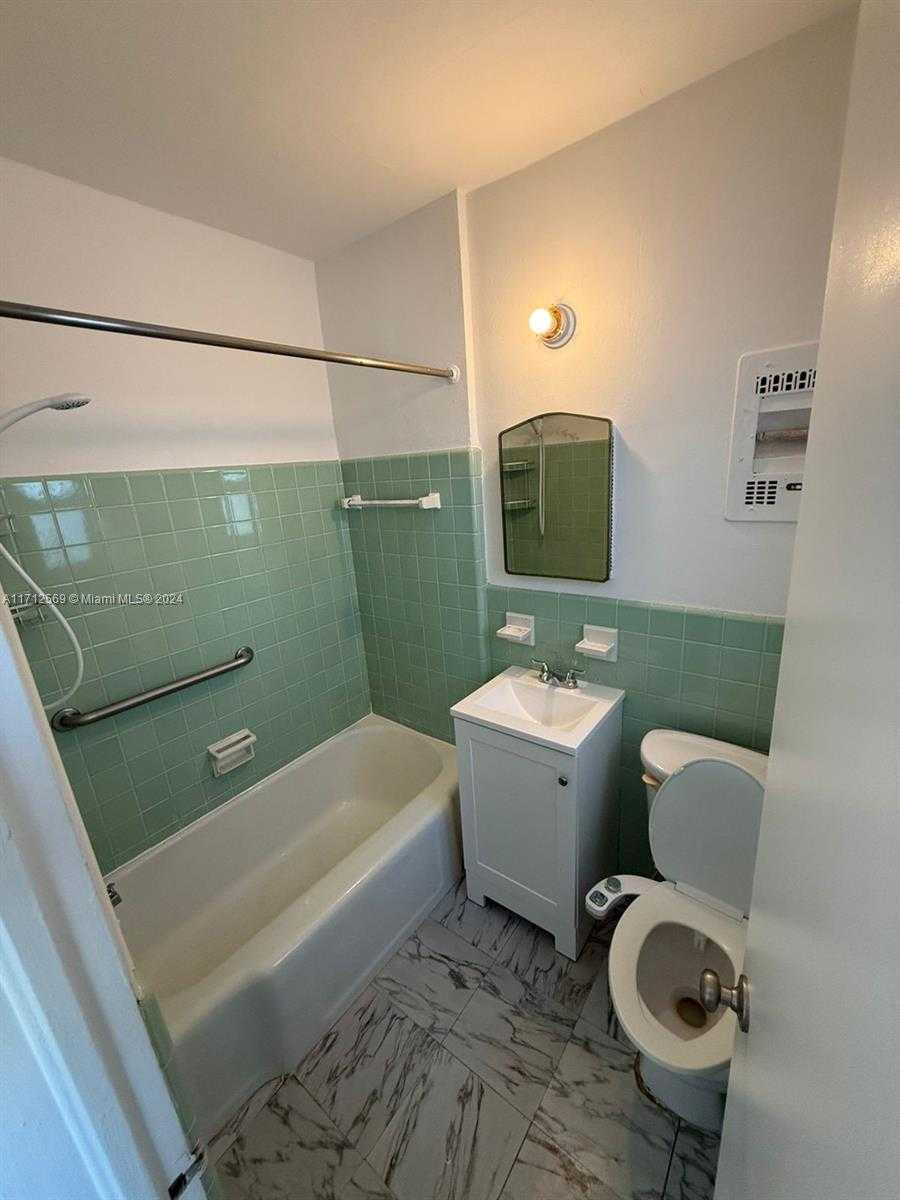 Small Image of 10074 EAST BAY HARBOR DR #74C, Bay Harbor Islands Number 15