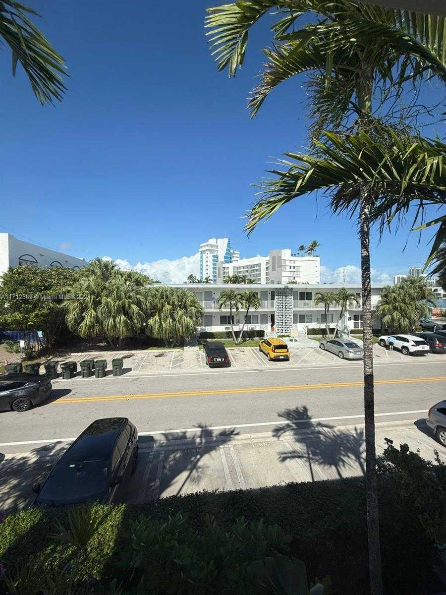 Small Image of 10074 EAST BAY HARBOR DR #74C, Bay Harbor Islands Number 16