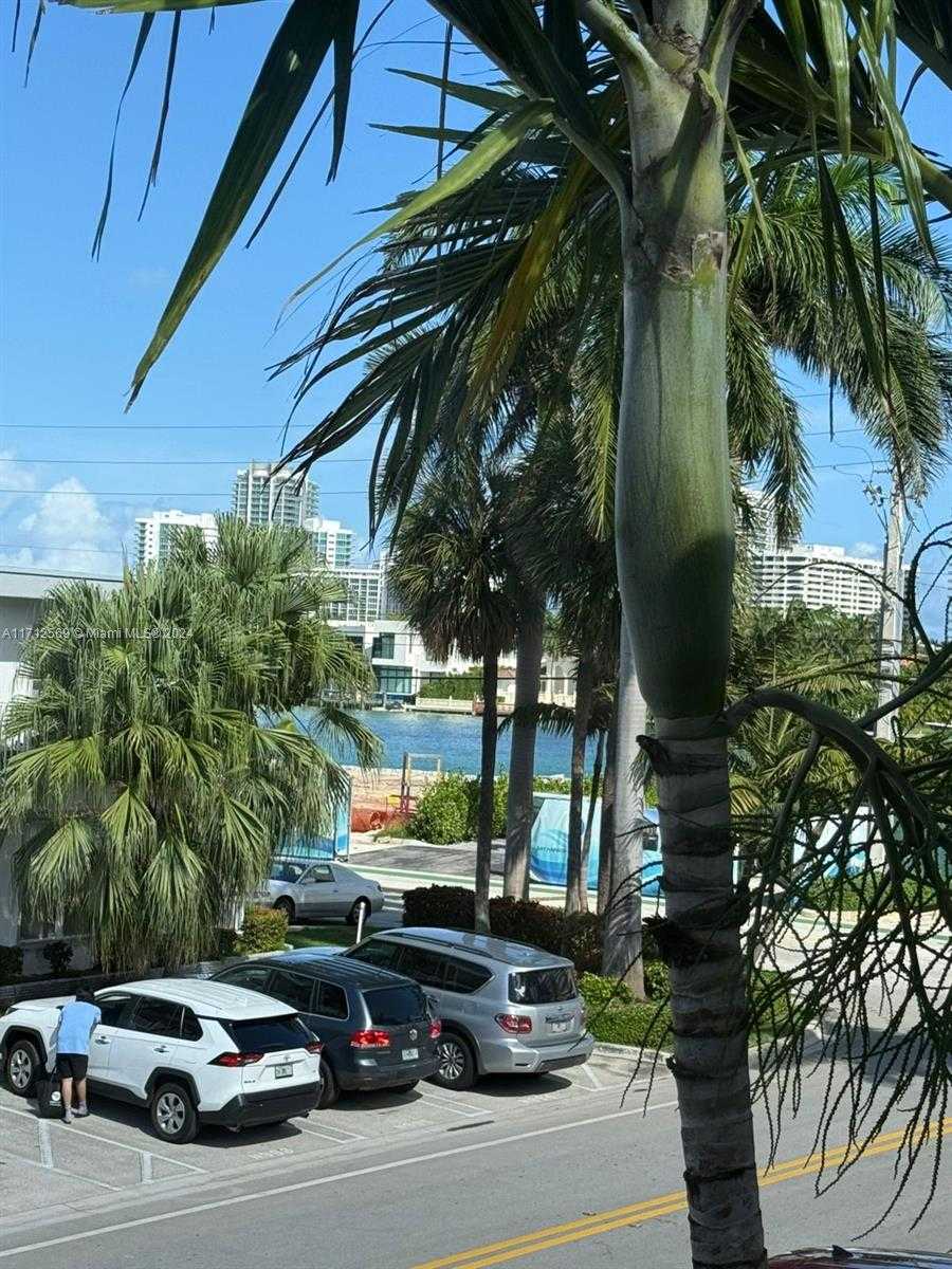 Small Image of 10074 EAST BAY HARBOR DR #74C, Bay Harbor Islands Number 17