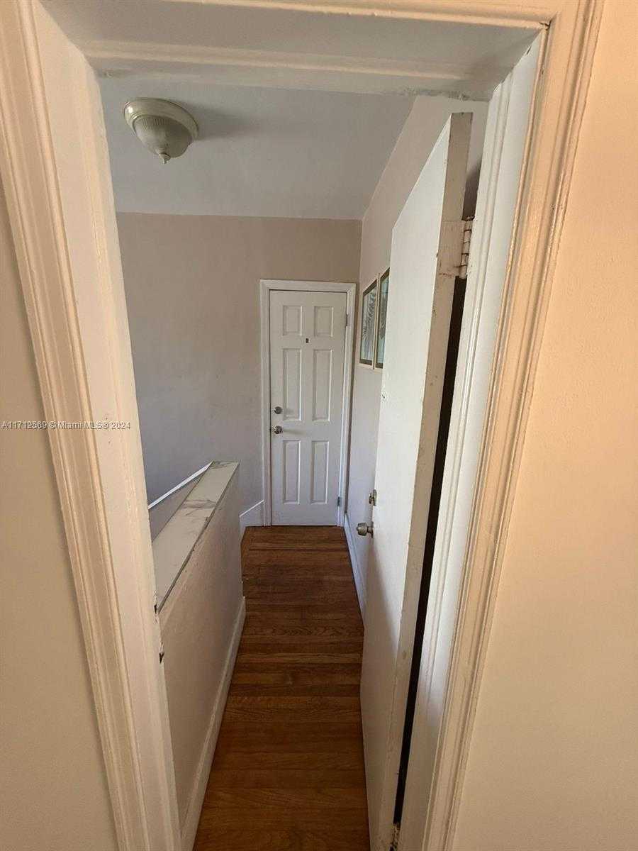 Small Image of 10074 EAST BAY HARBOR DR #74C, Bay Harbor Islands Number 18