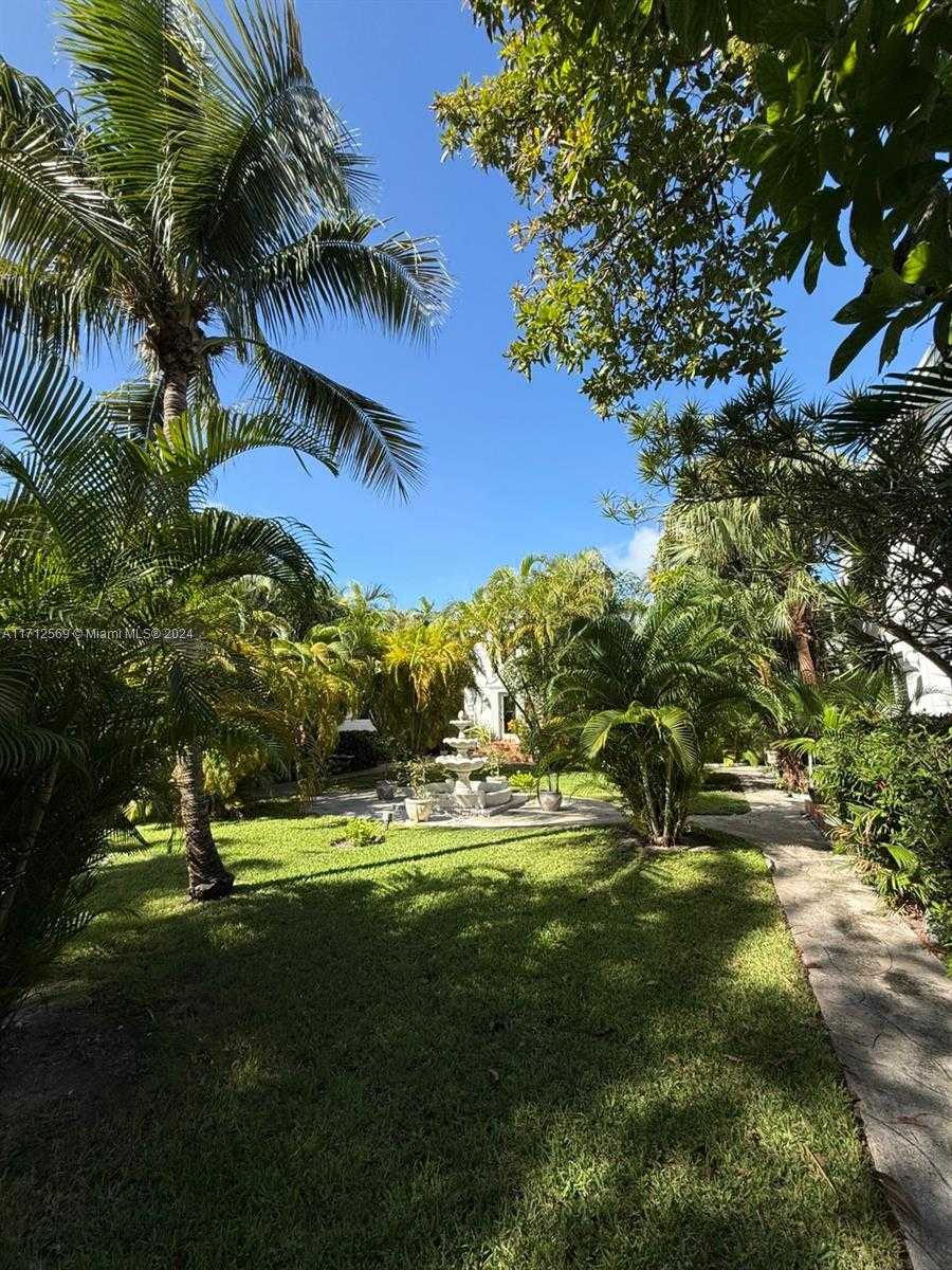 Small Image of 10074 EAST BAY HARBOR DR #74C, Bay Harbor Islands Number 24