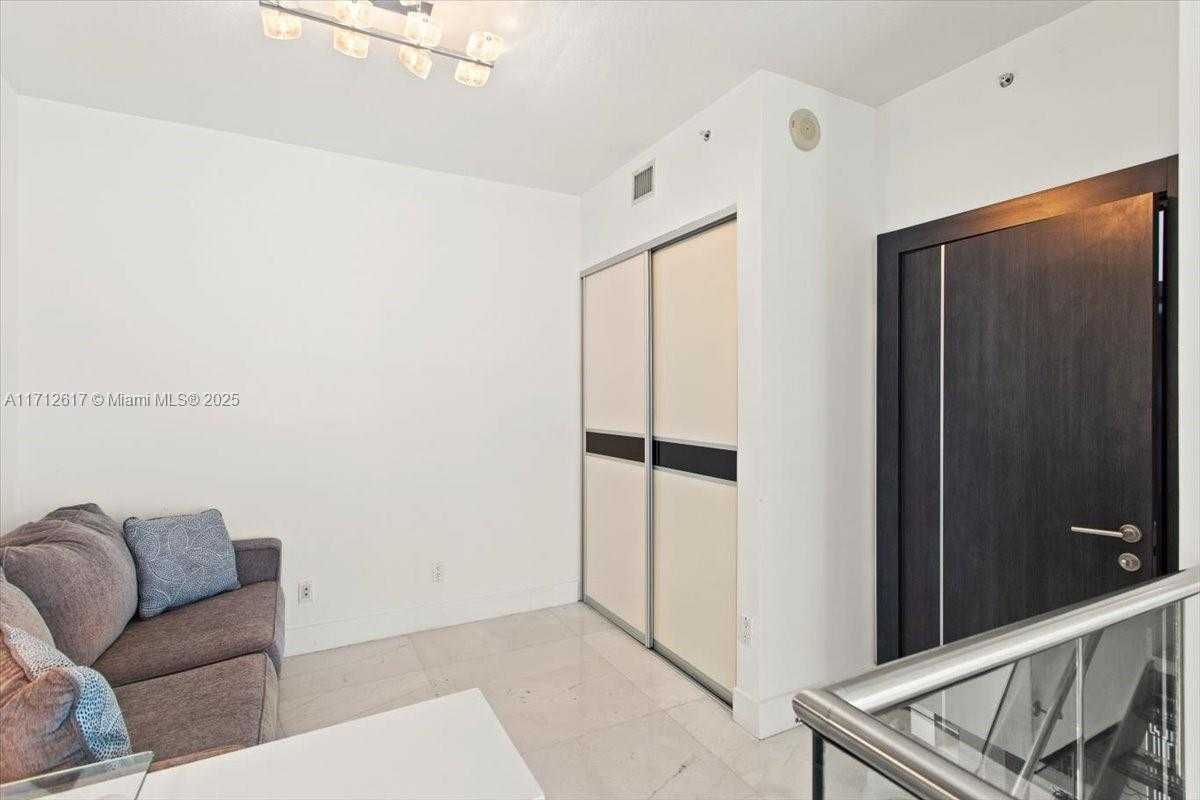 Small Image of 60 SOUTH WEST 13TH ST #4606, Miami Number 17