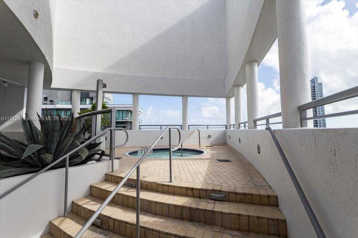 Small Image of 60 SOUTH WEST 13TH ST #4606, Miami Number 32