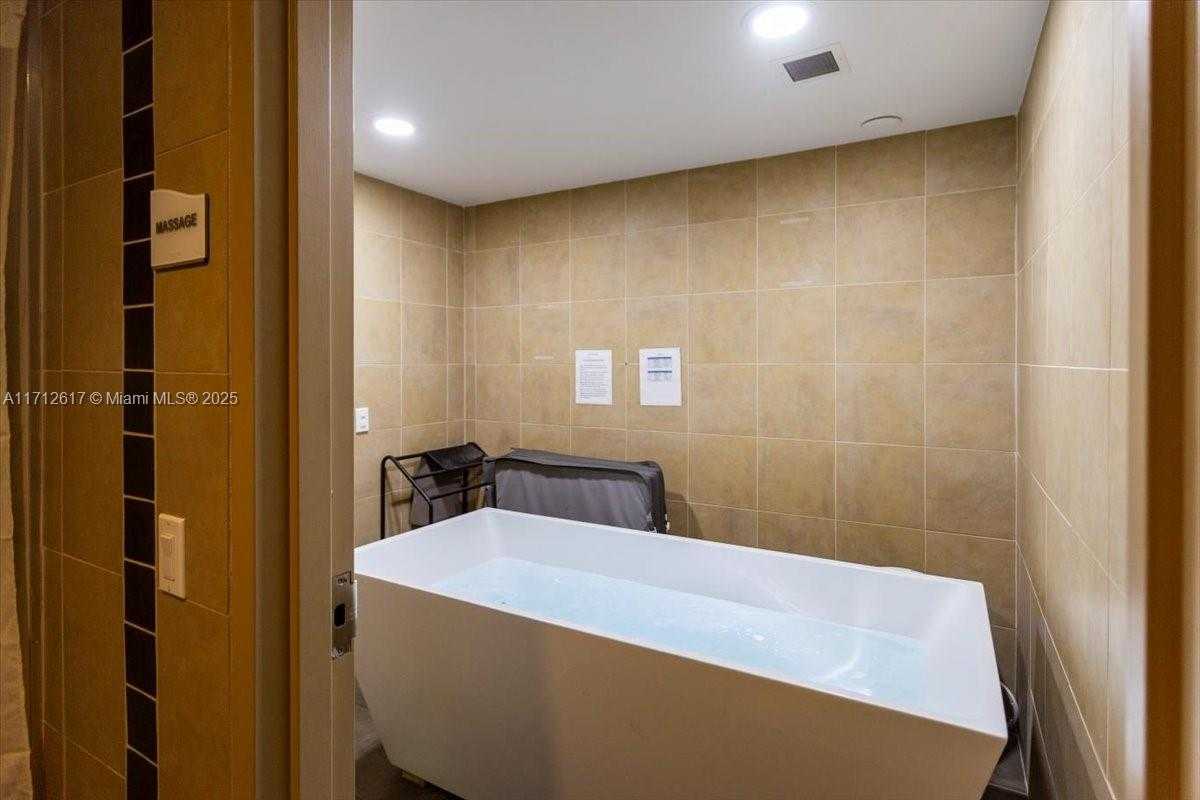 Small Image of 60 SOUTH WEST 13TH ST #4606, Miami Number 36