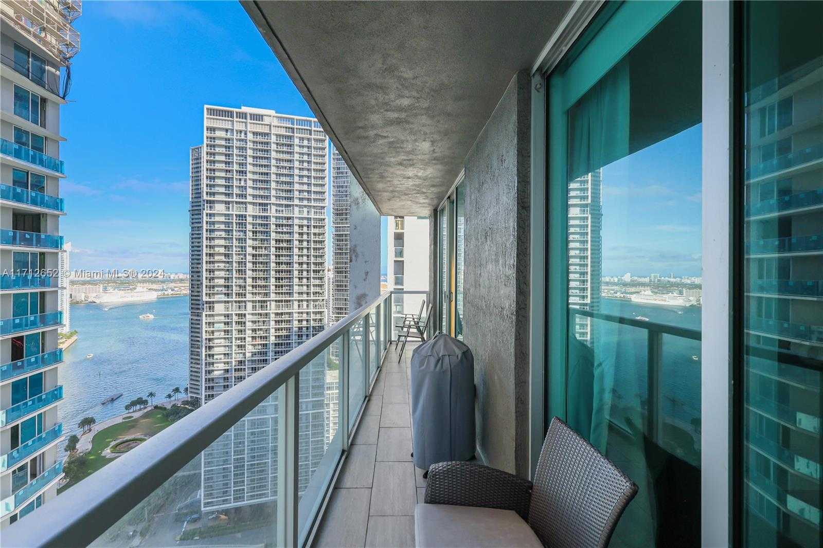 Small Image of 55 SE 6th St, Miami, FL 33131, USA Number 21