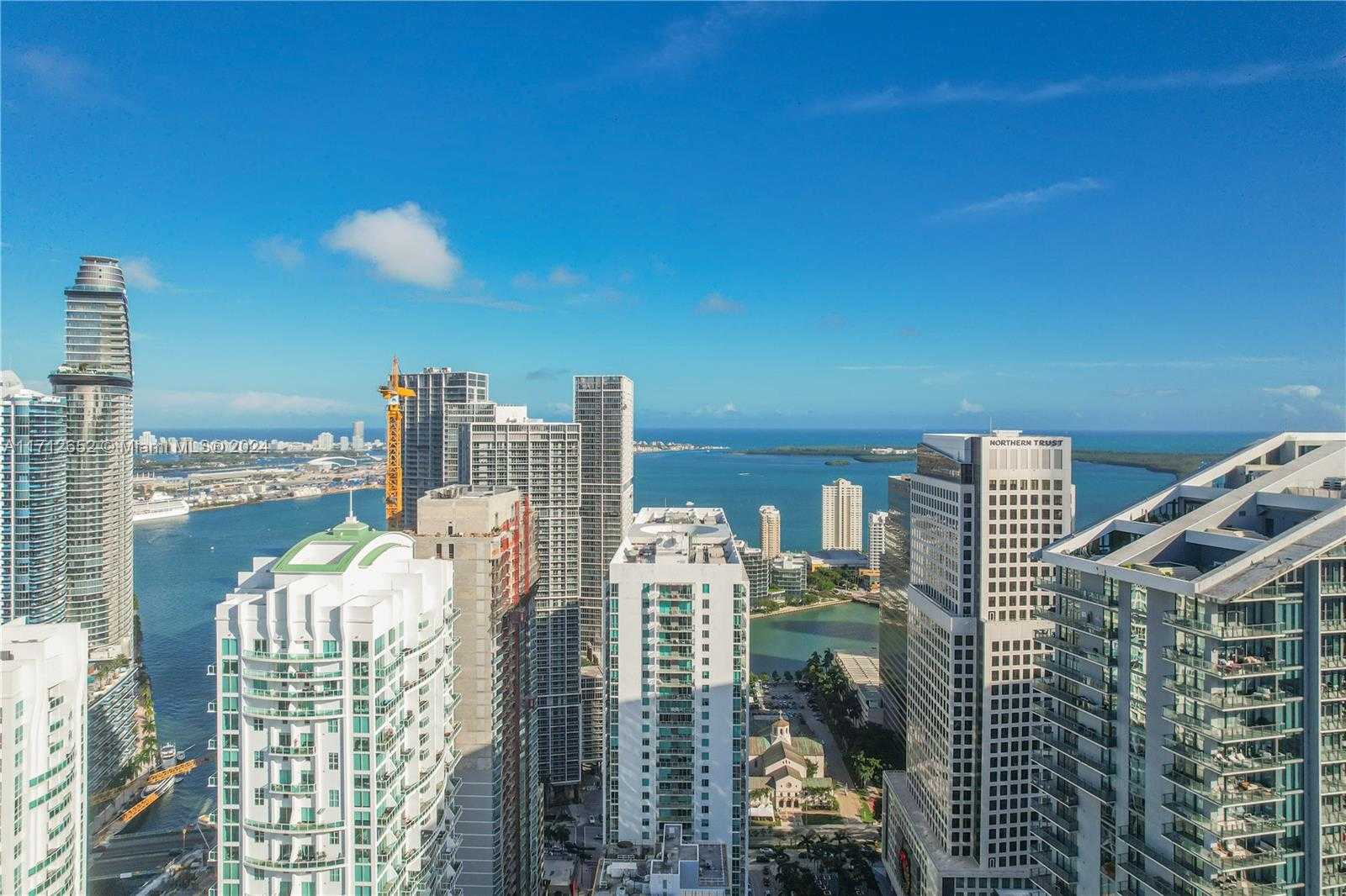 Small Image of 55 SE 6th St, Miami, FL 33131, USA Number 27