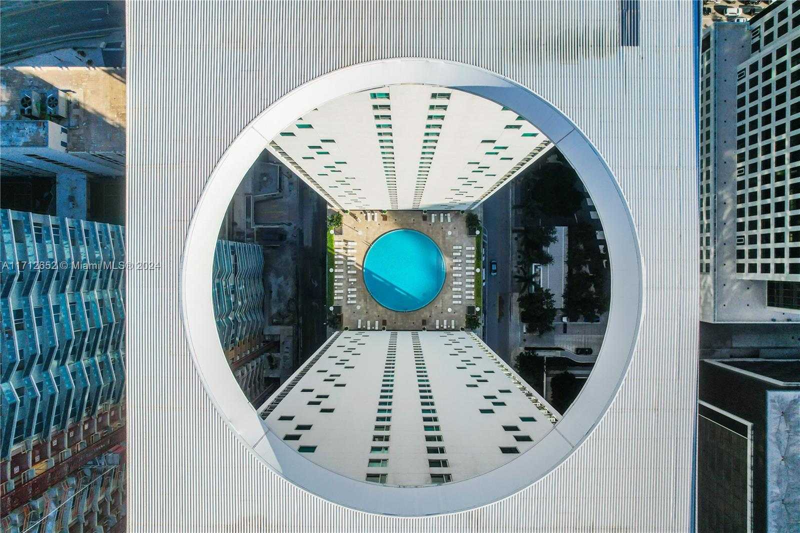 Small Image of 55 SE 6th St, Miami, FL 33131, USA Number 28