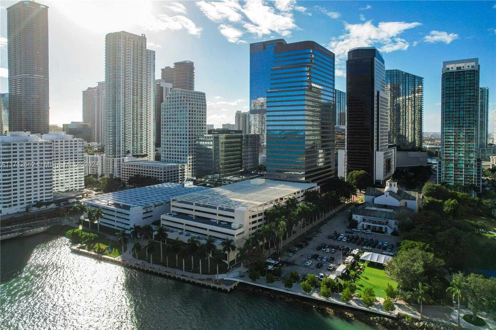 Small Image of 55 SE 6th St, Miami, FL 33131, USA Number 33