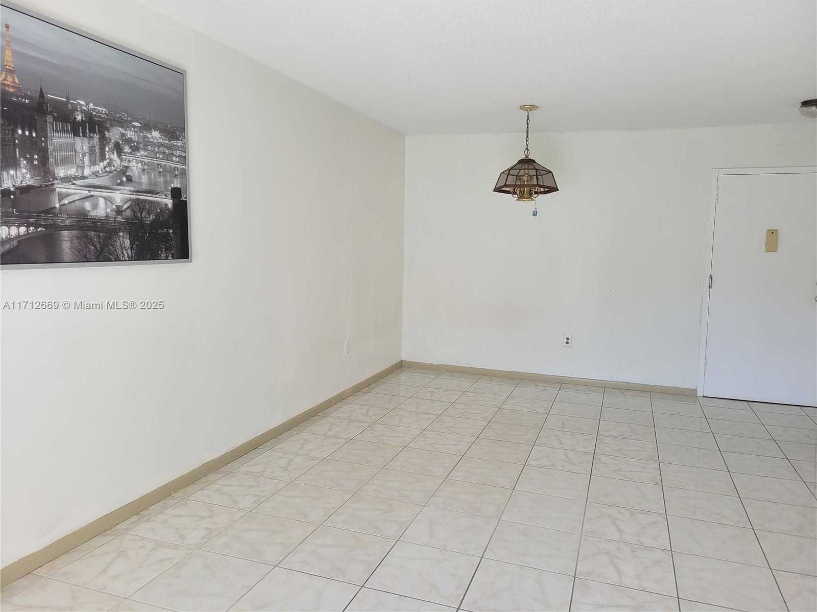 Small Image of 17800 ATLANTIC BLVD #206, Sunny Isles Beach Number 10
