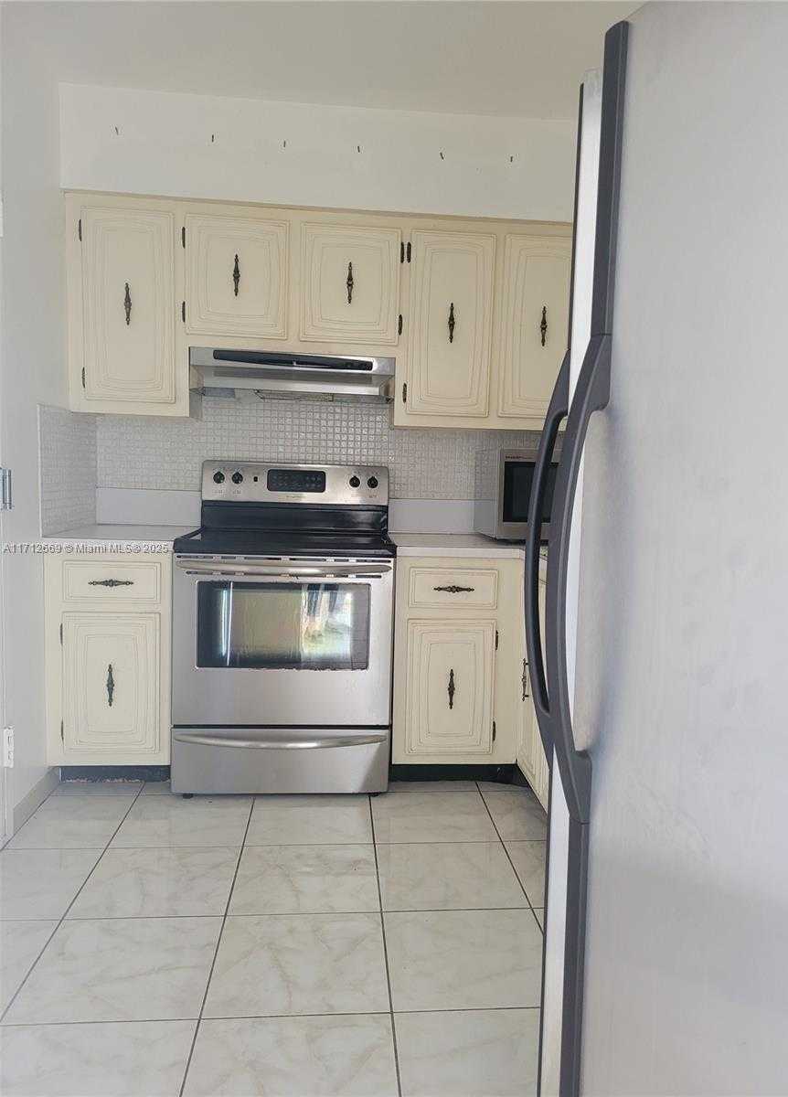 Small Image of 17800 ATLANTIC BLVD #206, Sunny Isles Beach Number 11