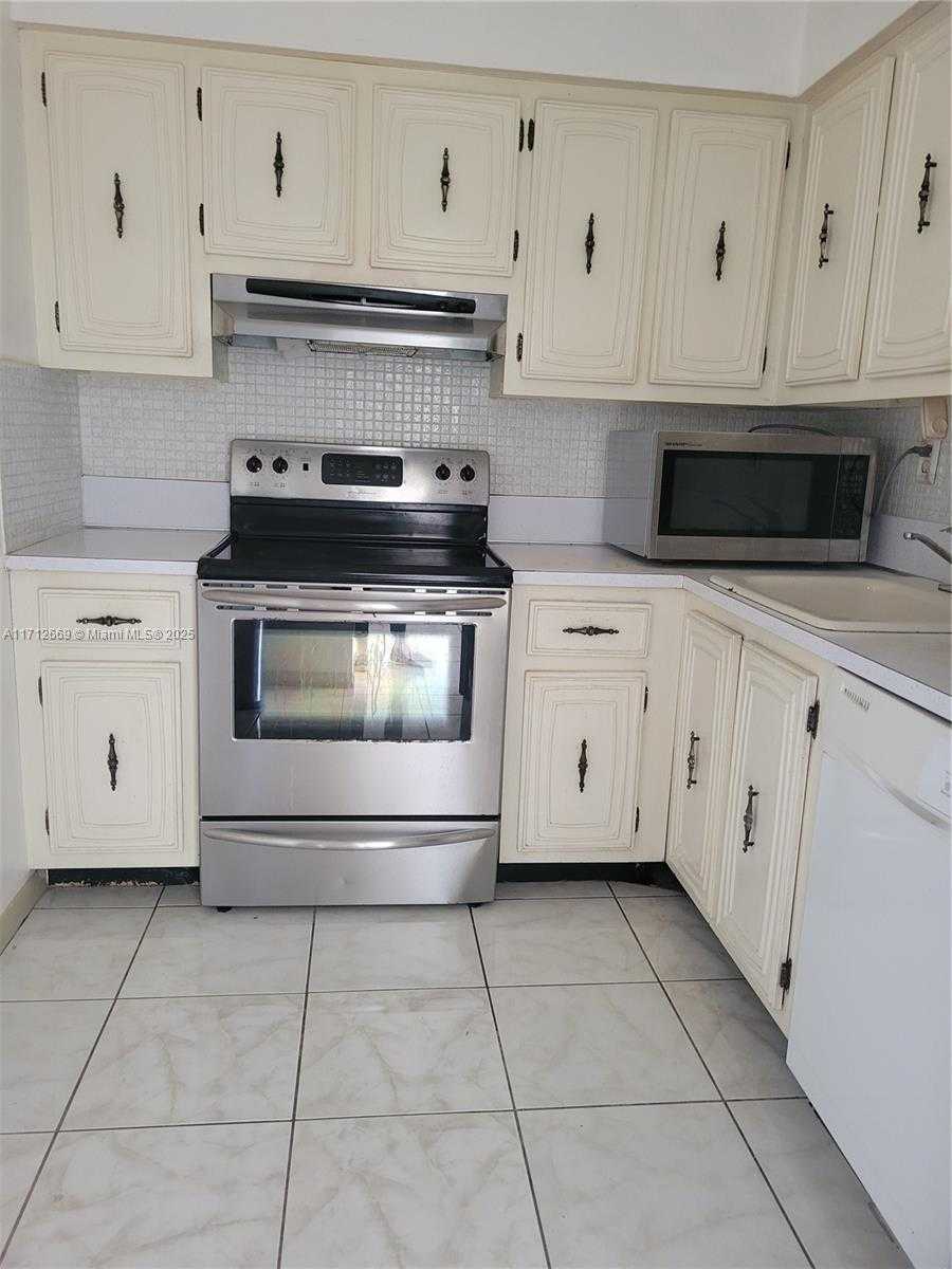 Small Image of 17800 ATLANTIC BLVD #206, Sunny Isles Beach Number 12