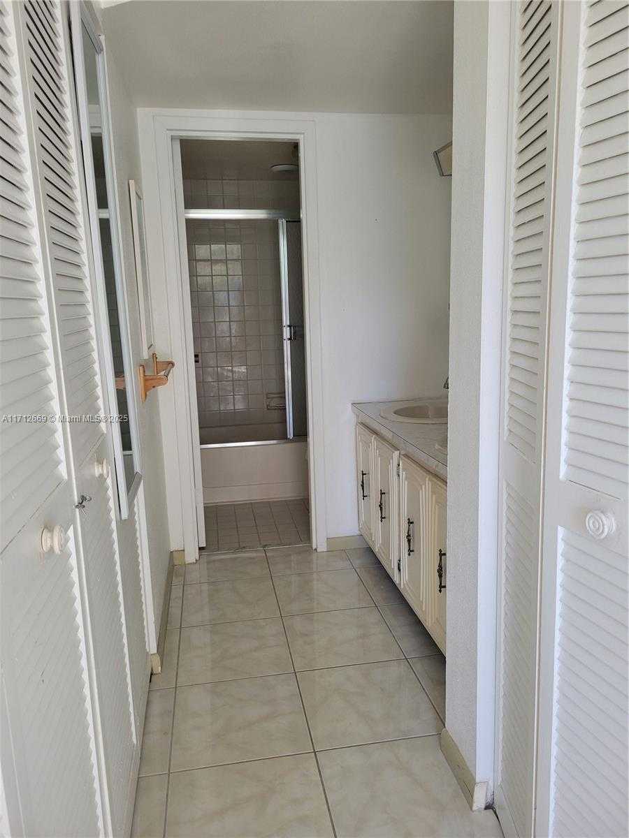 Small Image of 17800 ATLANTIC BLVD #206, Sunny Isles Beach Number 15