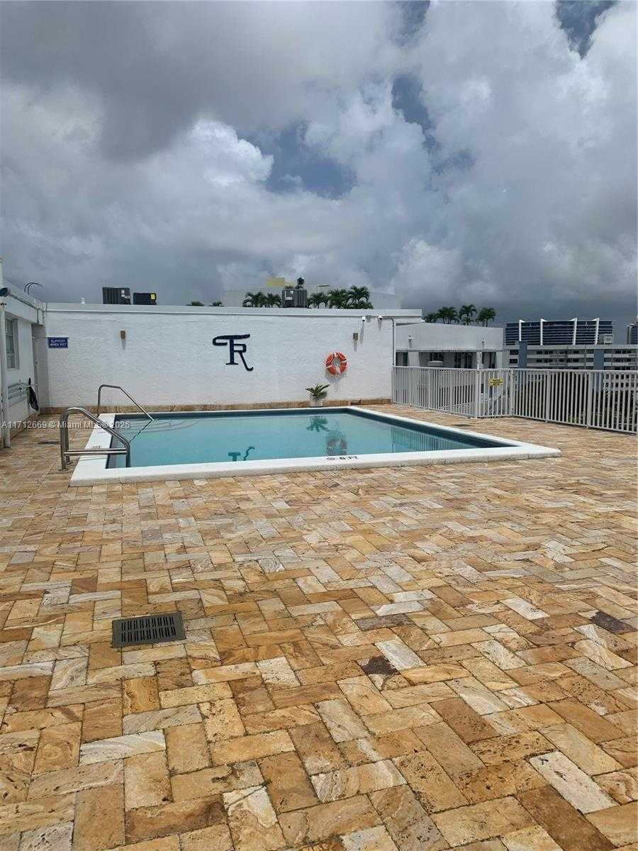 Small Image of 17800 ATLANTIC BLVD #206, Sunny Isles Beach Number 2