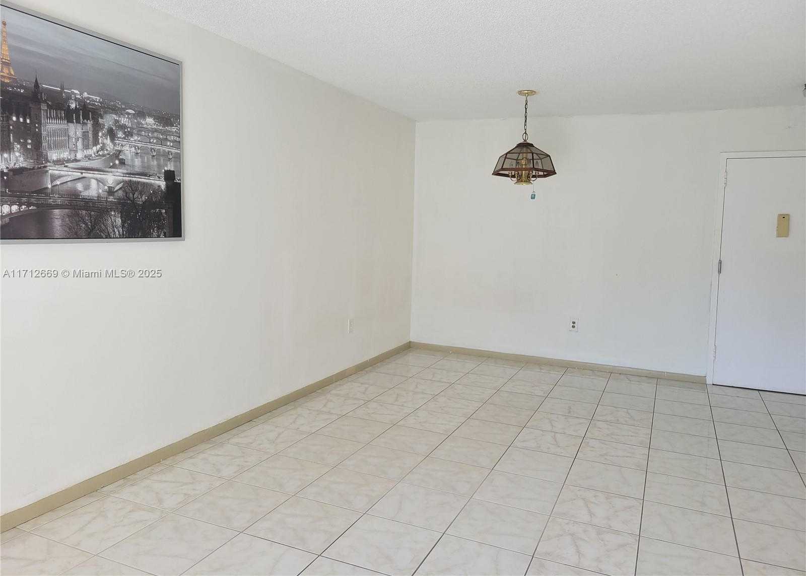 Small Image of 17800 ATLANTIC BLVD #206, Sunny Isles Beach Number 9