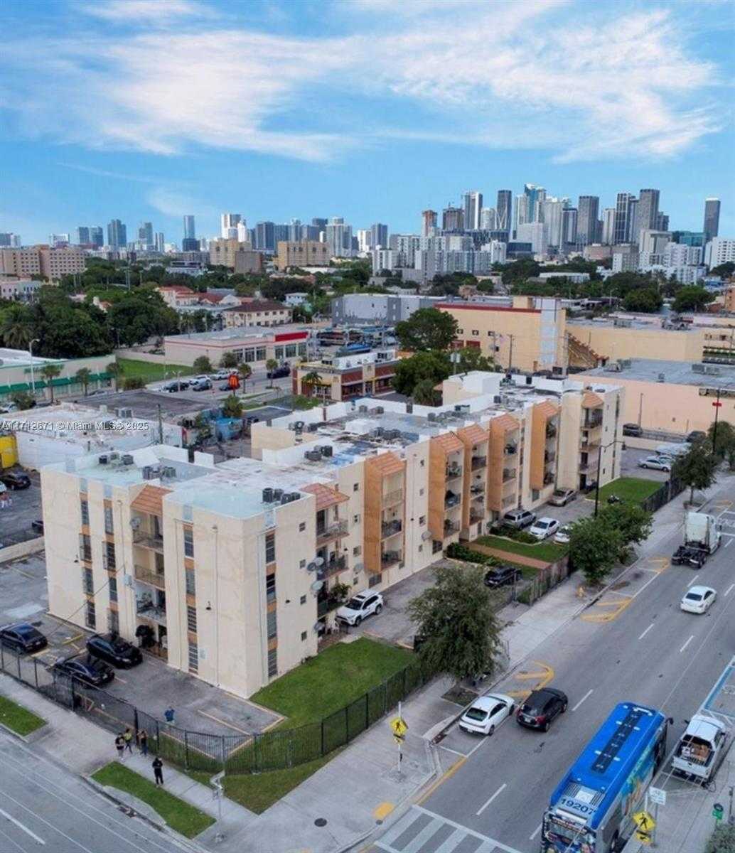 Small Image of 1051 SOUTH WEST 1ST ST #303, Miami Number 2