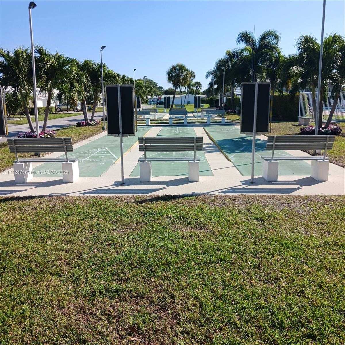 Small Image of 1115 LAKE TER #206, Boynton Beach Number 11