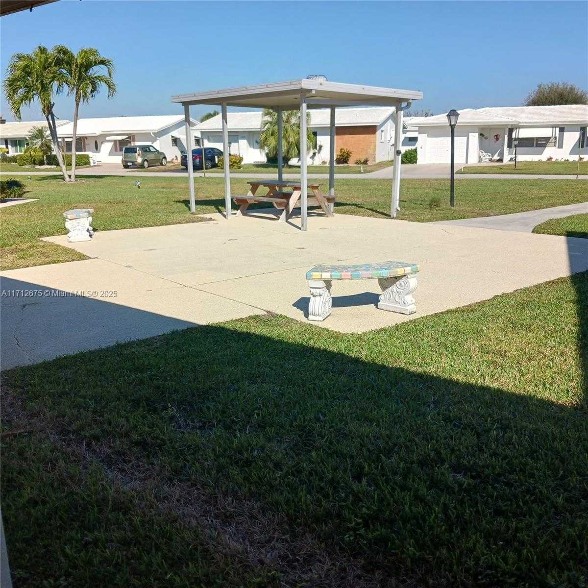 Small Image of 1115 LAKE TER #206, Boynton Beach Number 12