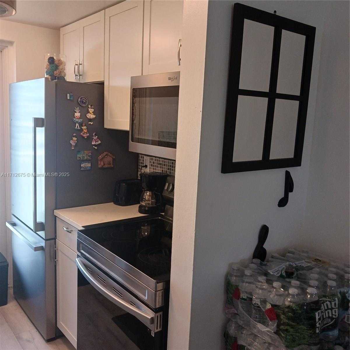 Small Image of 1115 LAKE TER #206, Boynton Beach Number 22