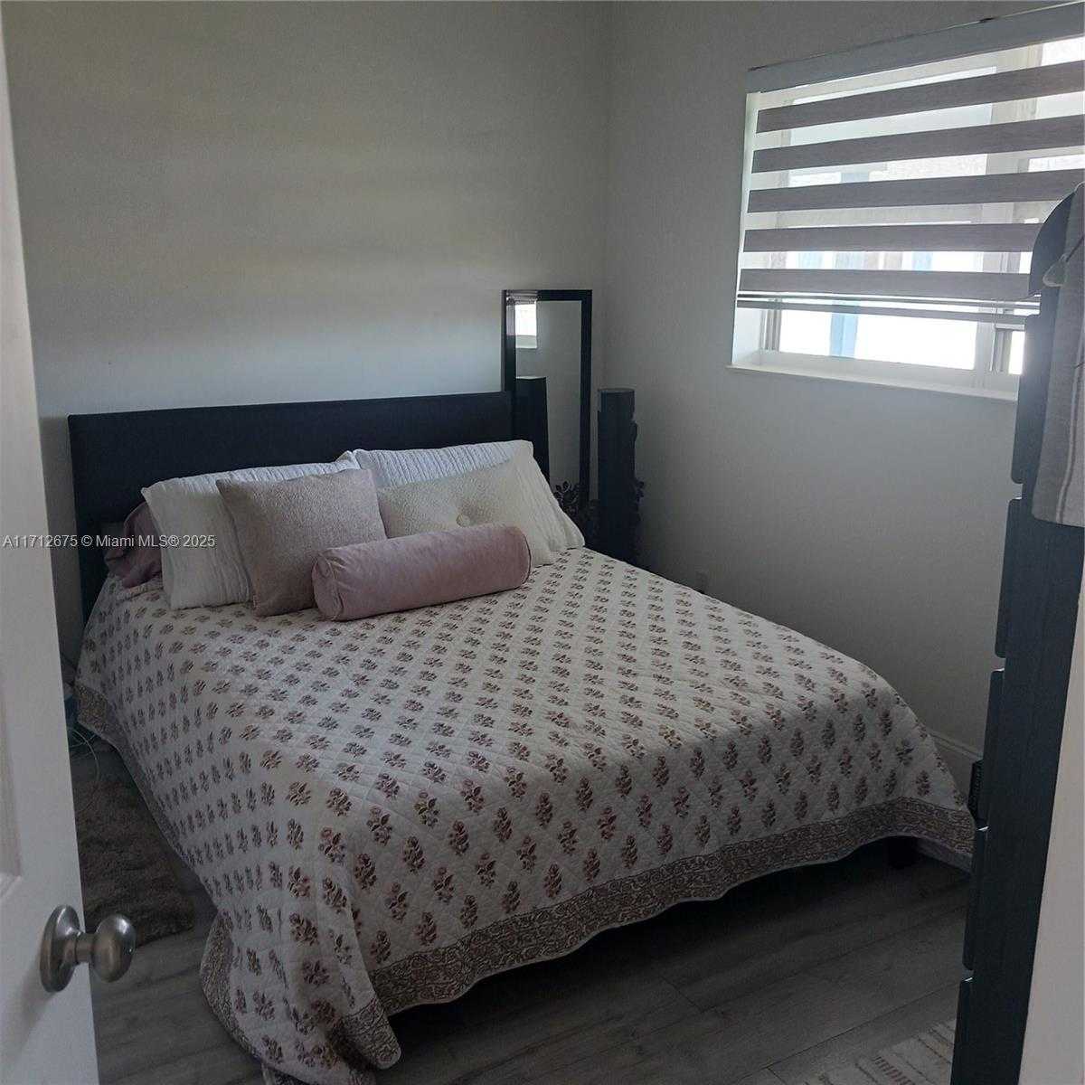 Small Image of 1115 LAKE TER #206, Boynton Beach Number 24