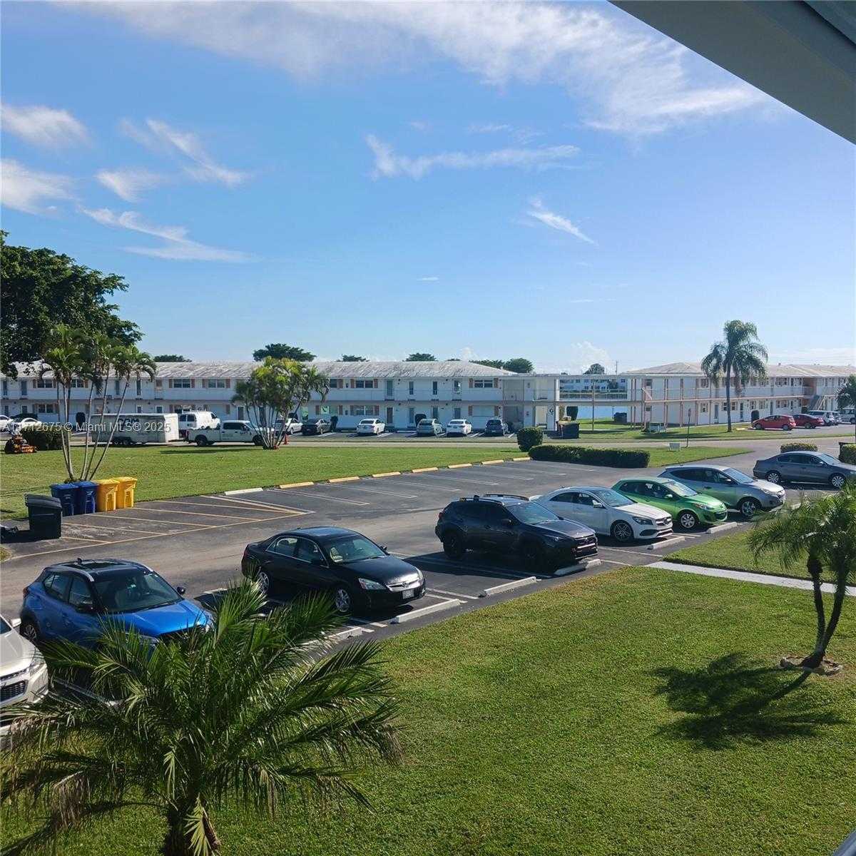 Small Image of 1115 LAKE TER #206, Boynton Beach Number 27