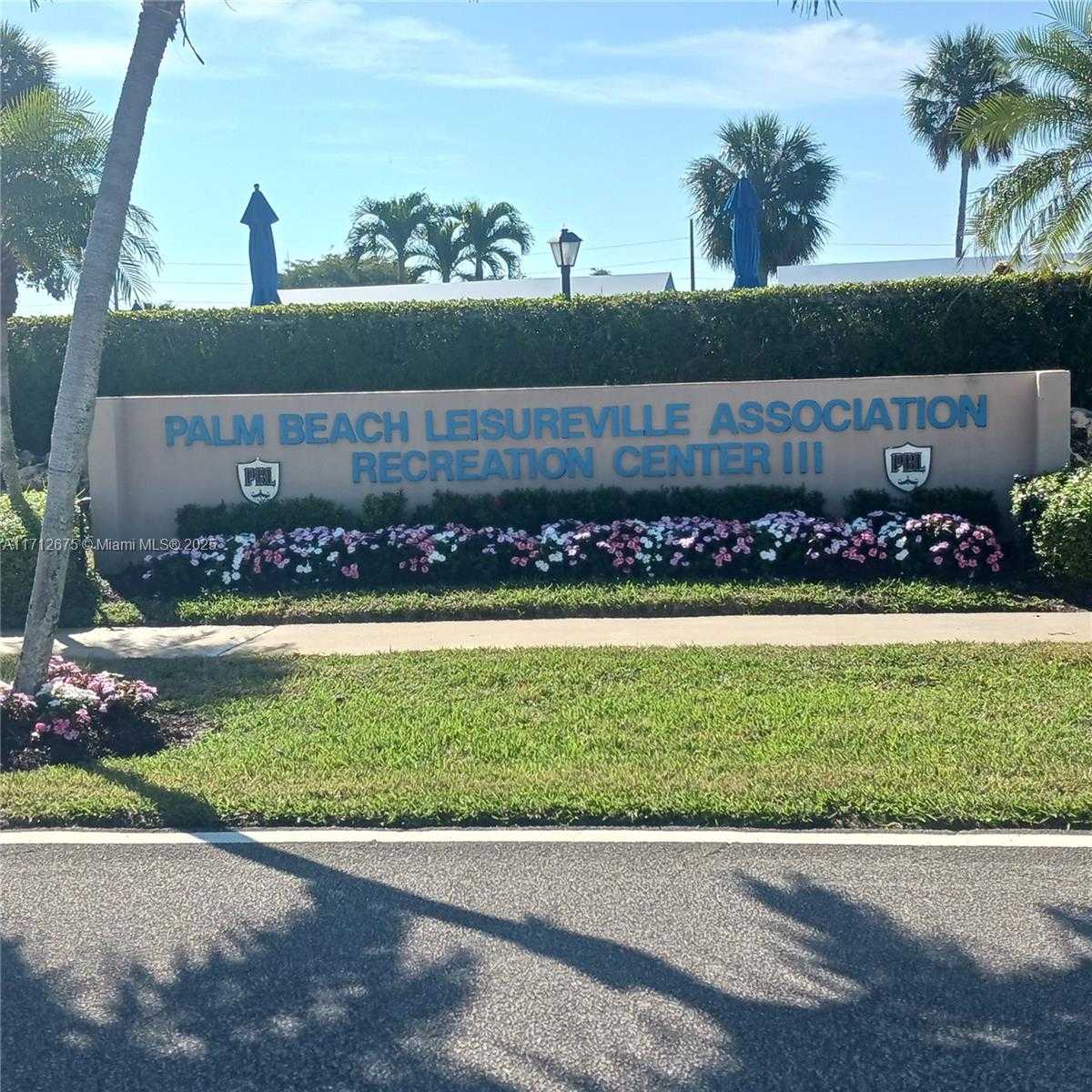 Small Image of 1115 LAKE TER #206, Boynton Beach Number 3