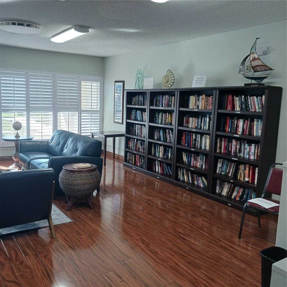Small Image of 1115 LAKE TER #206, Boynton Beach Number 6
