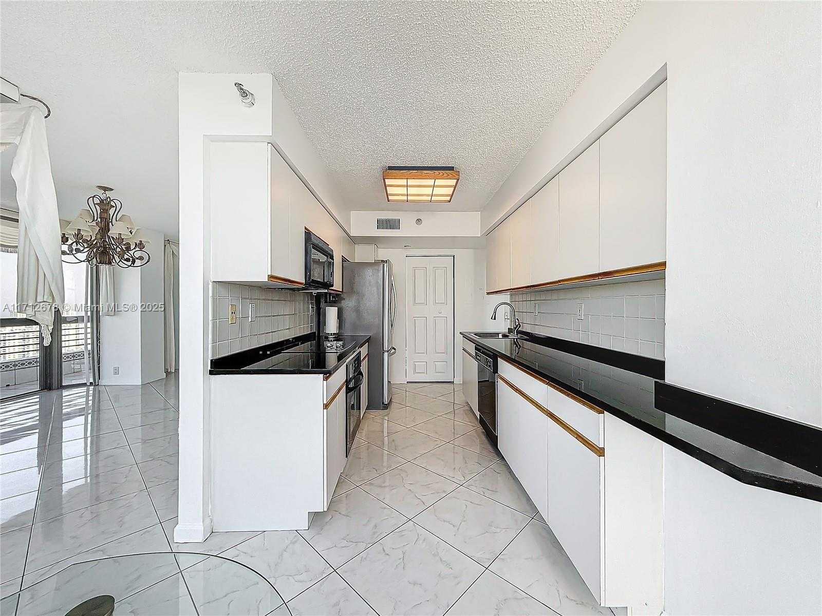 Small Image of 3530 MYSTIC POINTE DR #3206, Aventura Number 12
