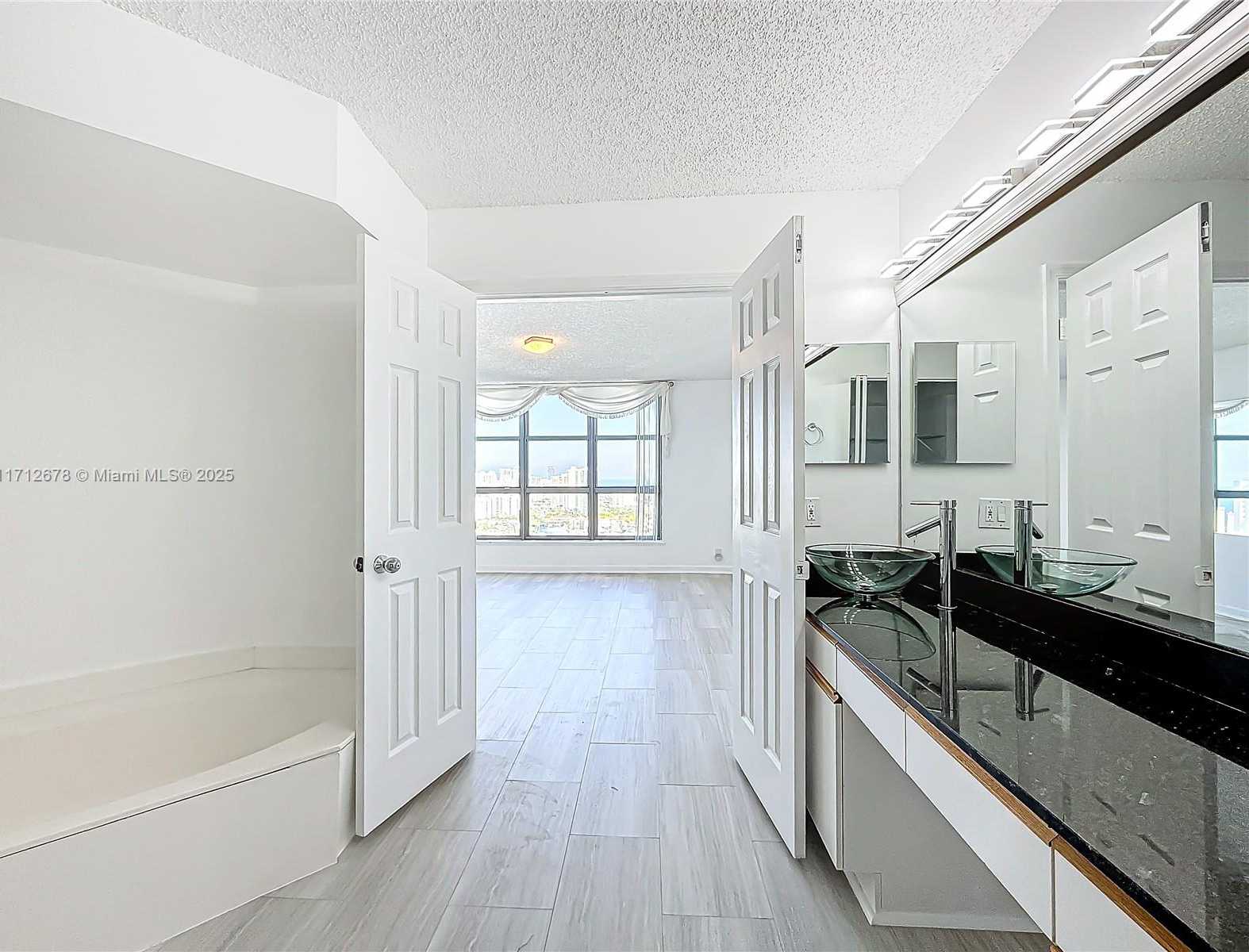 Small Image of 3530 MYSTIC POINTE DR #3206, Aventura Number 18